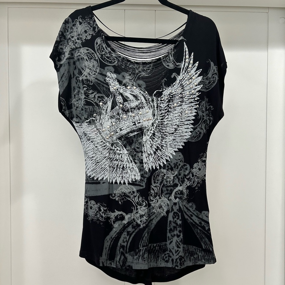 🪽HP🪽 Rock & Republic Top with Wings & Crown